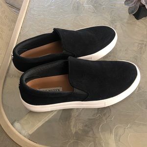 Shoes-slip ons